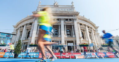 Marathonläufer vor dem Wiener Burgtheater