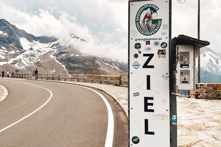 Ziel-Tafel am Fuscher Törl auf 2.428 m